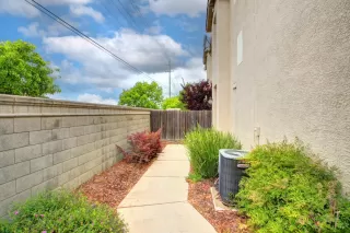 Photo #3: 222061522 Listing