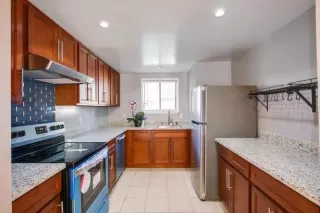 Photo #1: 222062070 Listing