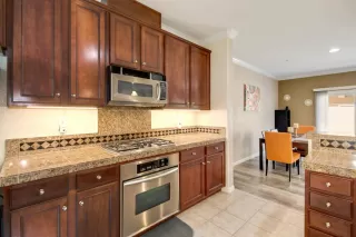 Photo #5: 222062514 Listing