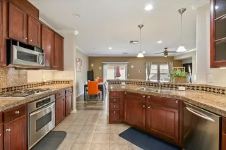 Photo #6: 222062514 Listing