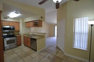 Photo #2: 222063333 Listing