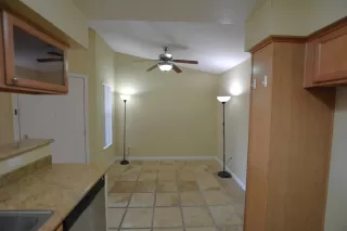 Photo #4: 222063333 Listing