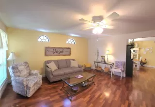 Photo #3: 222063644 Listing