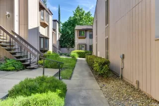 Photo #1: 222063732 Listing