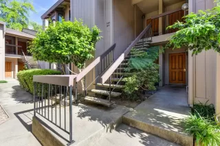 Photo #3: 222063732 Listing