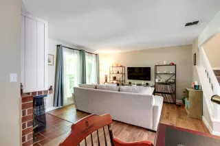 Photo #3: 222063827 Listing