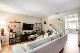 Photo #5: 222063827 Listing