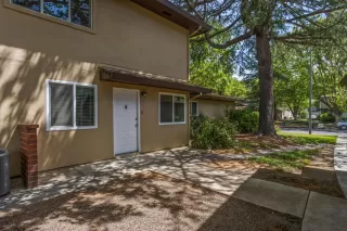 Photo #2: 222063995 Listing 