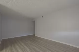 Photo #5: 222065571 Listing