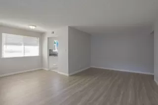 Photo #6: 222065571 Listing