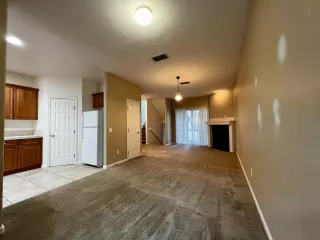 Photo #4: 222065618 Listing