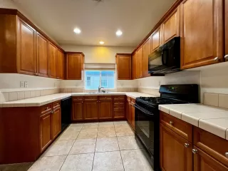 Photo #6: 222065618 Listing