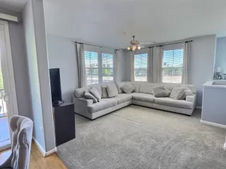 Photo #3: 222065778 Listing 