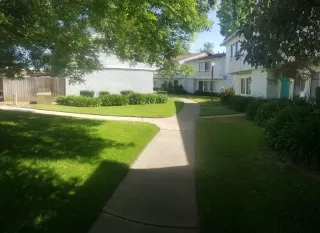 Photo #2: 222065987 Listing