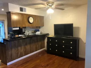 Photo #2: 222067151 Listing