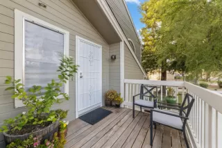 Photo #2: 222067267 Listing