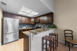 Photo #4: 222067267 Listing