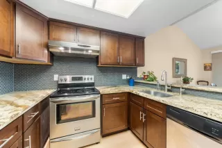 Photo #5: 222067267 Listing