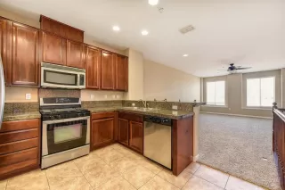 Photo #2: 222067595 Listing