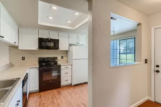 Photo #3: 222068470 Listing 