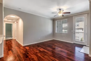 Photo #2: 222068635 Listing