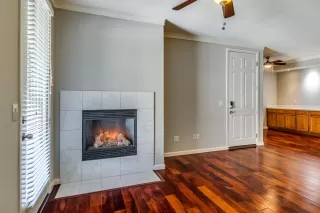 Photo #3: 222068635 Listing