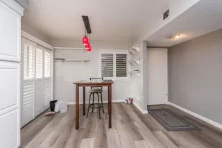 Photo #6: 222068927 Listing