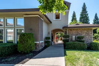 Photo #5: 222070239 Listing