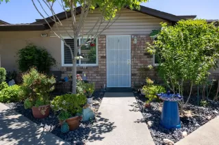 Photo #1: 222070494 Listing