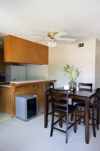 Photo #6: 222070494 Listing