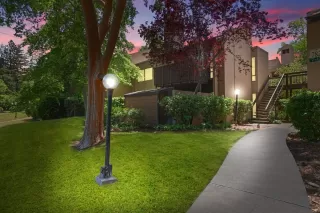 Photo #1: 222070879 Listing