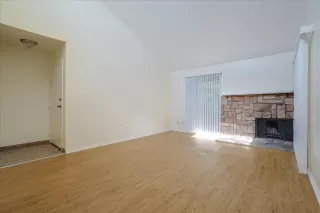 Photo #3: 222071809 Listing