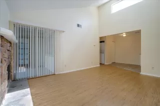 Photo #4: 222071809 Listing