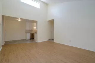 Photo #5: 222071809 Listing