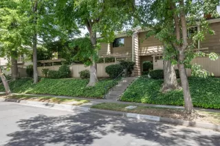 Photo #2: 222072544 Listing