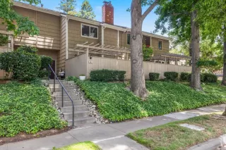 Photo #3: 222072544 Listing