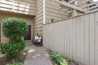 Photo #4: 222072544 Listing