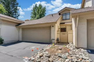 Photo #2: 222072561 Listing