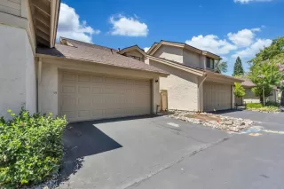 Photo #3: 222072561 Listing