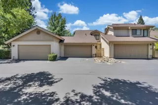 Photo #4: 222072561 Listing