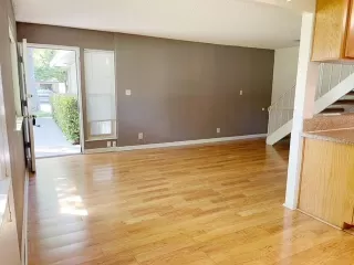 Photo #2: 222072967 Listing