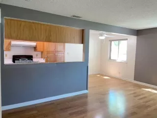 Photo #3: 222072967 Listing