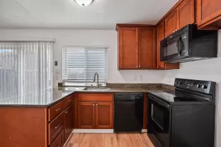 Photo #5: 222073669 Listing