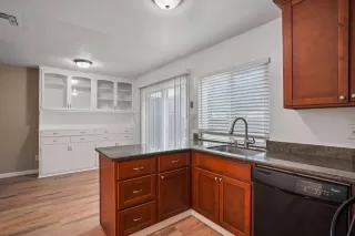 Photo #6: 222073669 Listing