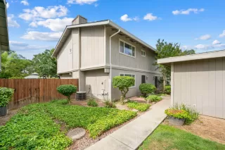 Photo #1: 222074011 Listing 