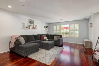 Photo #4: 222074627 Listing