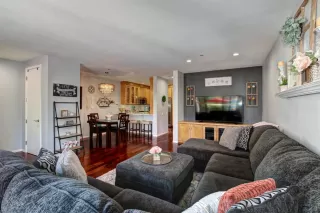 Photo #6: 222074627 Listing