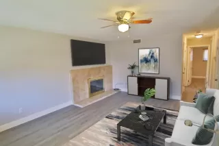 Photo #4: 222075182 Listing