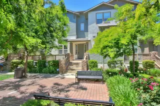 Photo #2: 222075729 Listing
