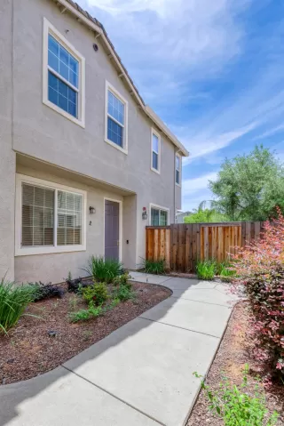 Photo #2: 222075972 Listing 